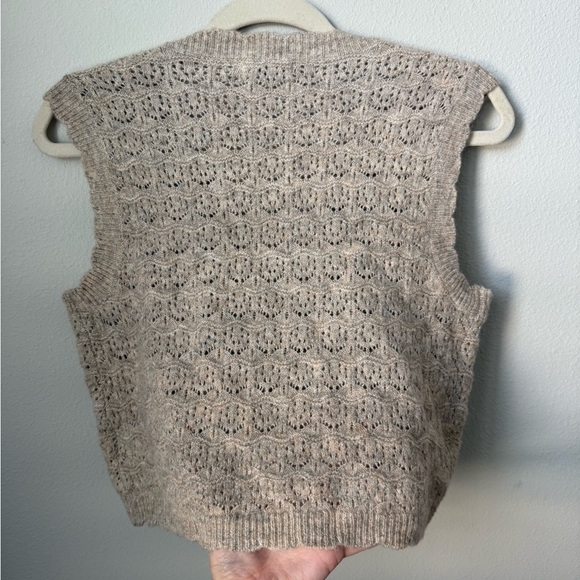 Lush Sweetheart Neck Taupe Knit Cardigan Vest - Picture 4 of 8